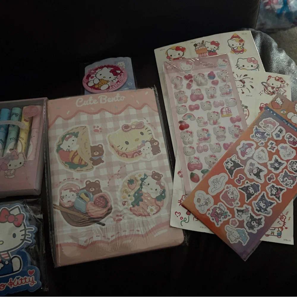 Hello Kitty Pink and White‎ Sticker & Stationery Set